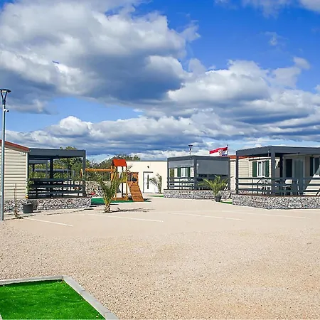 Pet Friendly Stacaravan In With Wifi 3*