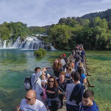 Pet Friendly Stacaravan In With Wifi