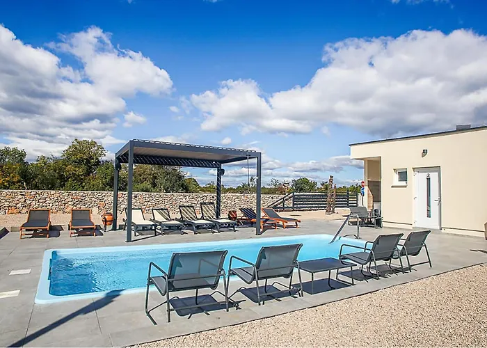 אתר קמפינג Pet Friendly Stacaravan In With Wifi 3*