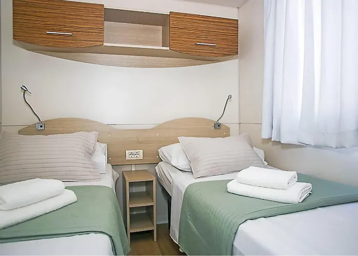 אתר קמפינג Pet Friendly Stacaravan In With Wifi