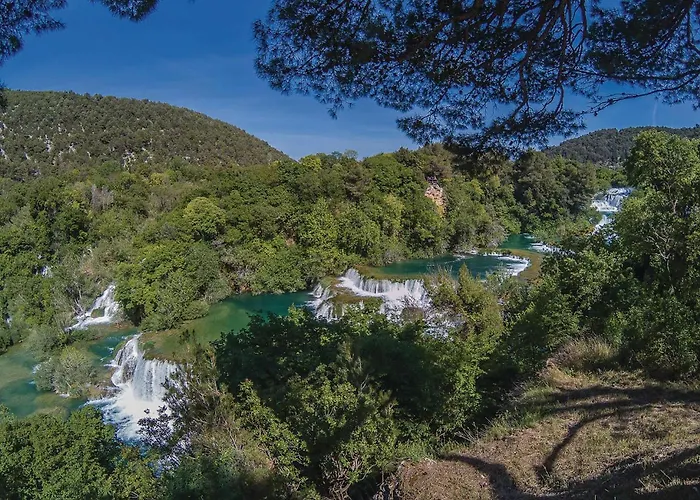 Pet Friendly Stacaravan In With Wifi אתר קמפינג Drniš